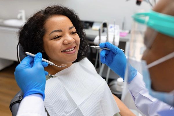 How A Dentist Can Repair A Chipped Tooth With Dental Bonding