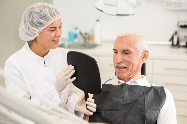 Reasons To Choose A Single Tooth Implant Over A Dental Bridge